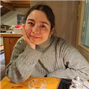Profesora de inglés nativo que ofrece clases para niños.